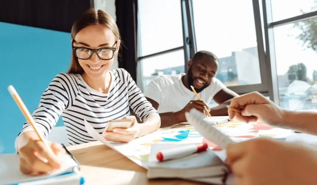 A veteran meets with a career counselor to rebook a TAP or VR&E session after government services restart.