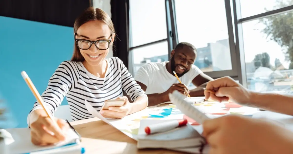 A veteran meets with a career counselor to rebook a TAP or VR&E session after government services restart.